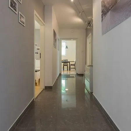 Marna Apartamento Makarska